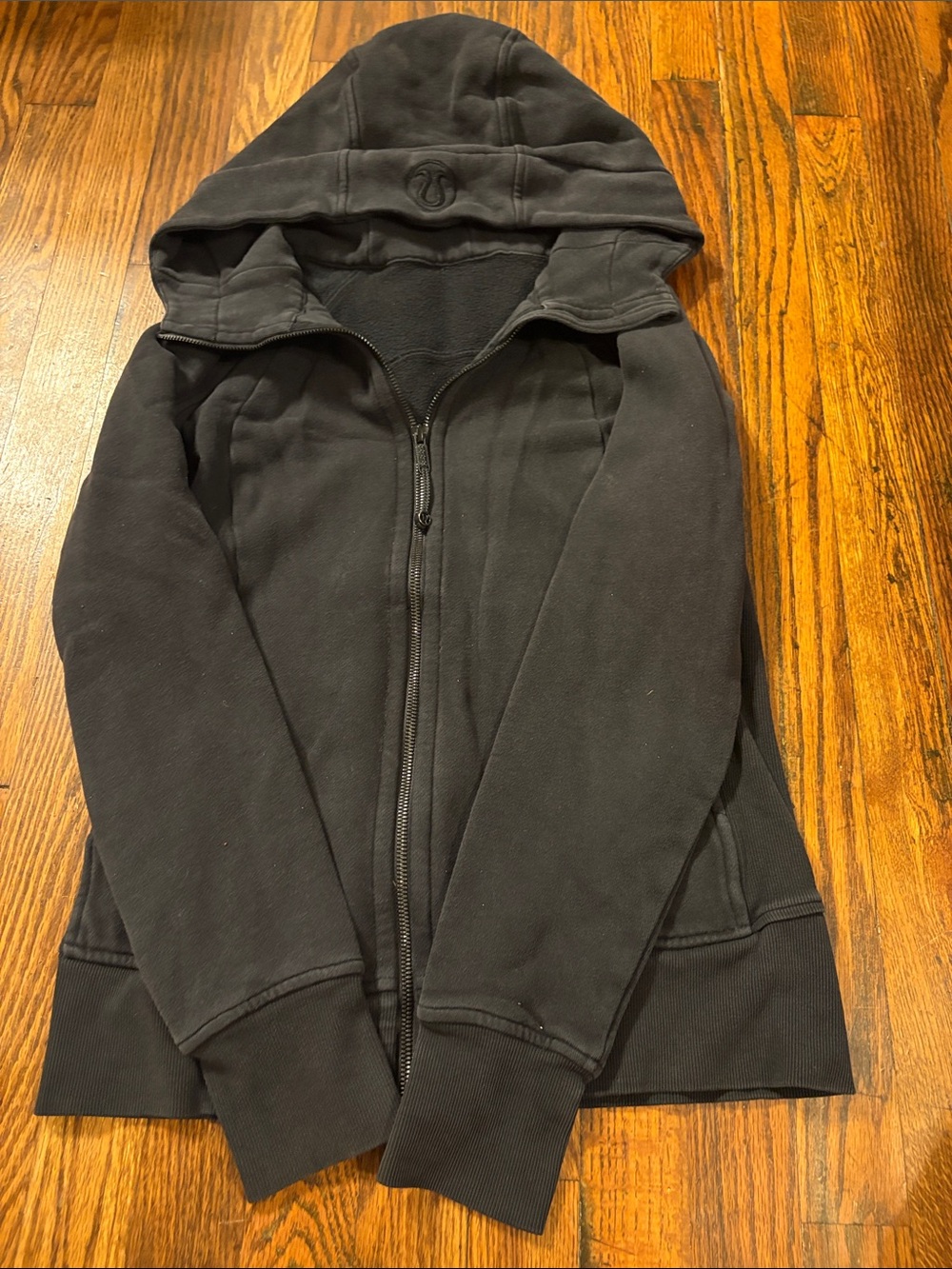 🎉EUC Lululemon athletica Black Full-Zip Hooded Scuba Jacket